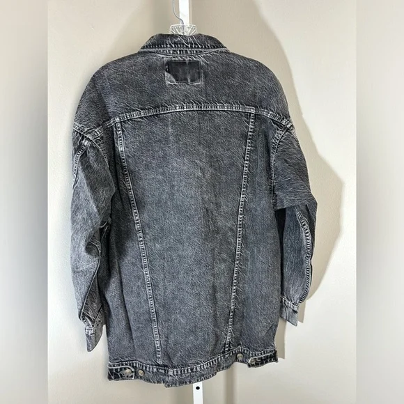 American Eagle Women's Oversized XS Black Acid Dark Wash Long Denim Jacket - Picture 4 of 9